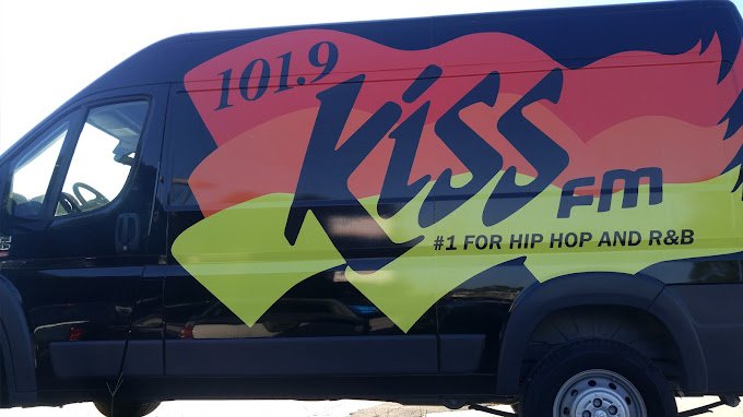 kiss 102 fm decal by elite sign services